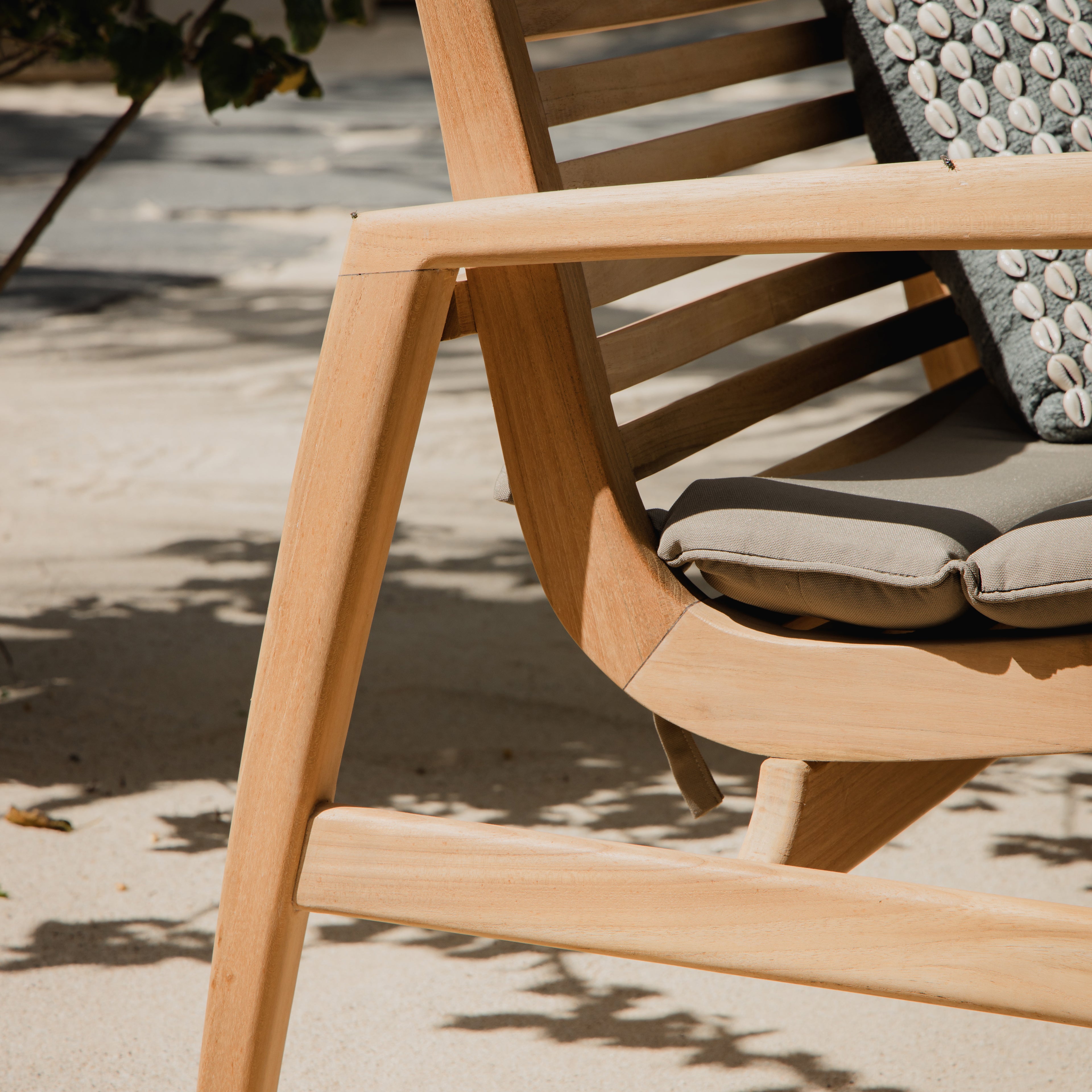 Archer Loveseat
