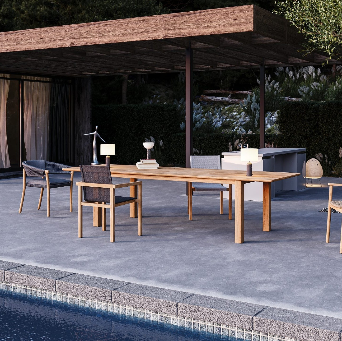 Outdoor Dining Tables